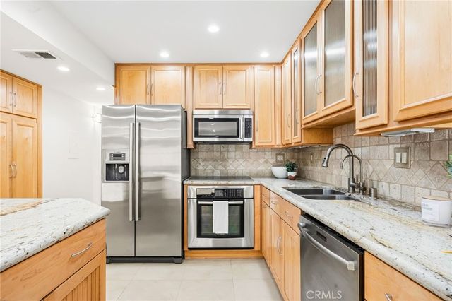 23401 Park Sorrento 55, Calabasas, CA 91302