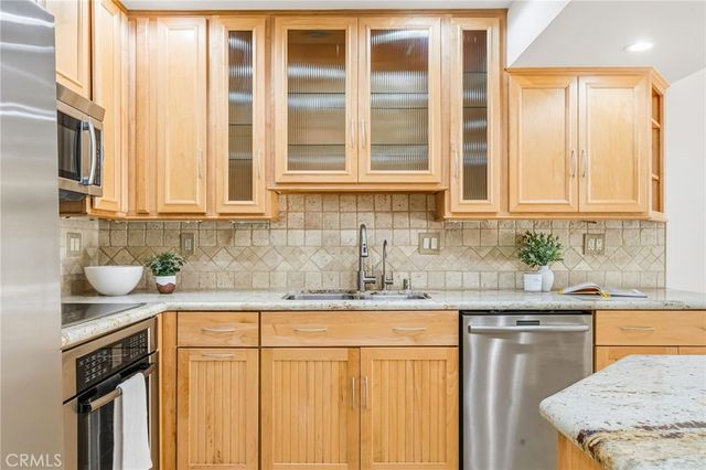 23401 Park Sorrento 55, Calabasas, CA 91302