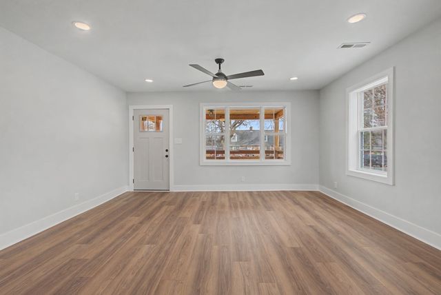 213 Mockingbird Dr, Columbia, TN 38401