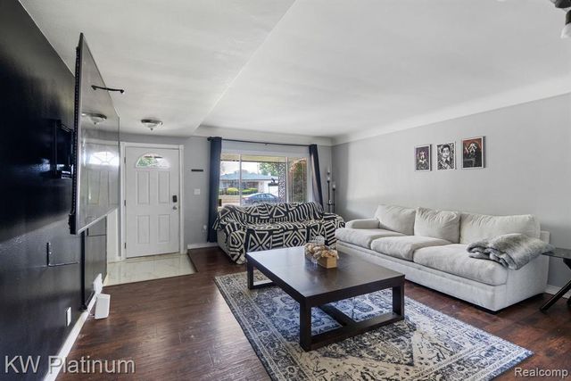 34126 Dryden Drive, Sterling Heights, MI 48312