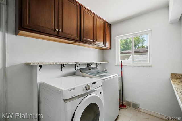 34126 Dryden Drive, Sterling Heights, MI 48312