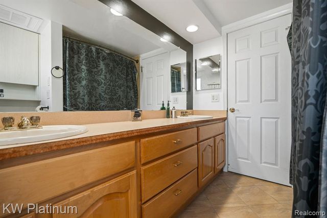 34126 Dryden Drive, Sterling Heights, MI 48312