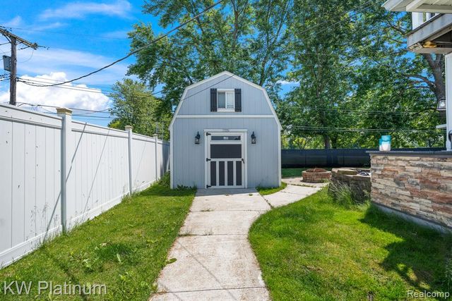 34126 Dryden Drive, Sterling Heights, MI 48312