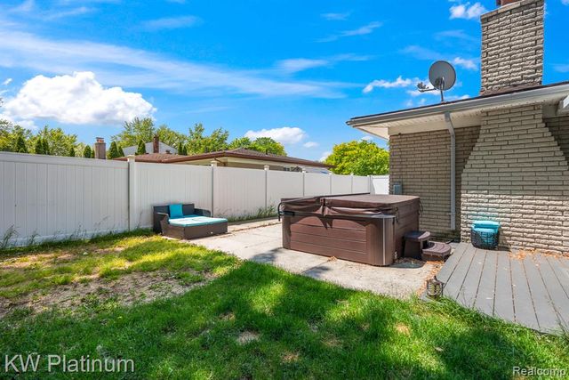 34126 Dryden Drive, Sterling Heights, MI 48312