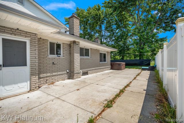 34126 Dryden Drive, Sterling Heights, MI 48312