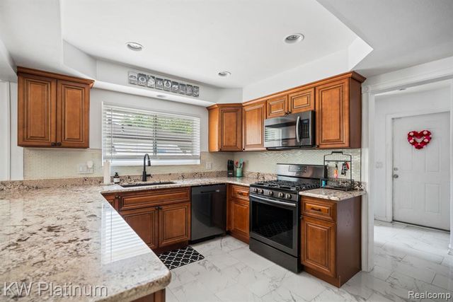 34126 Dryden Drive, Sterling Heights, MI 48312