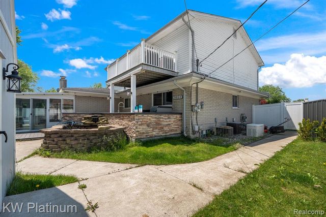 34126 Dryden Drive, Sterling Heights, MI 48312