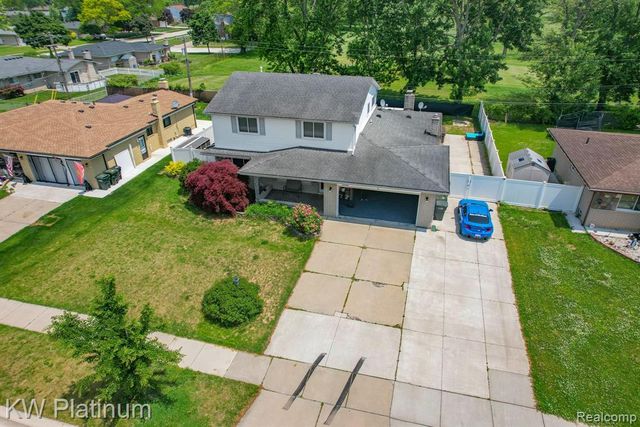34126 Dryden Drive, Sterling Heights, MI 48312
