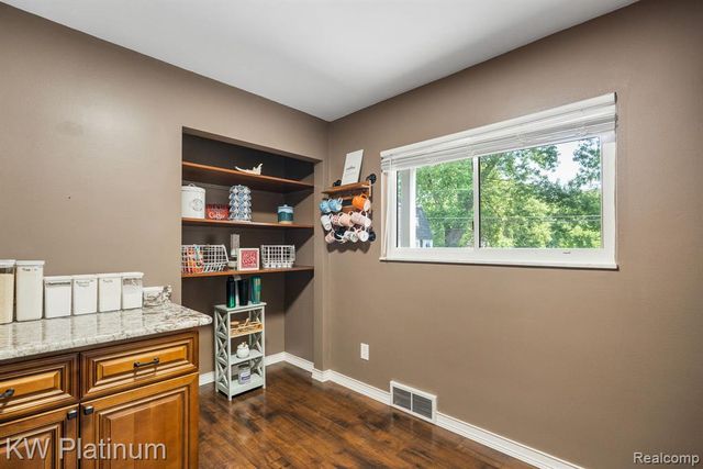 34126 Dryden Drive, Sterling Heights, MI 48312