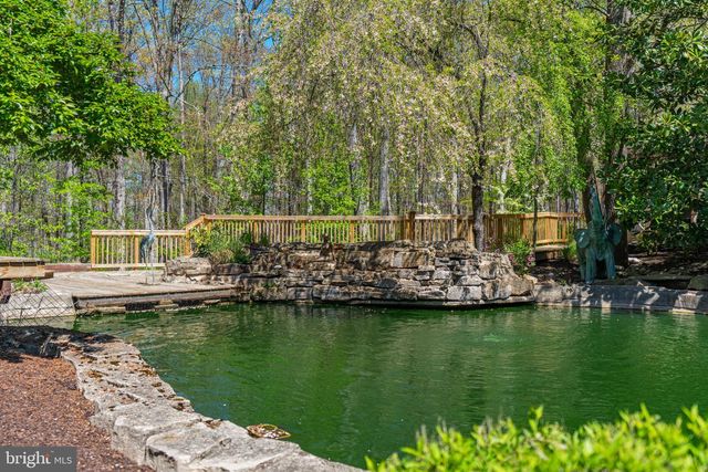 2094 AQUETONG RD, New Hope, PA 18938