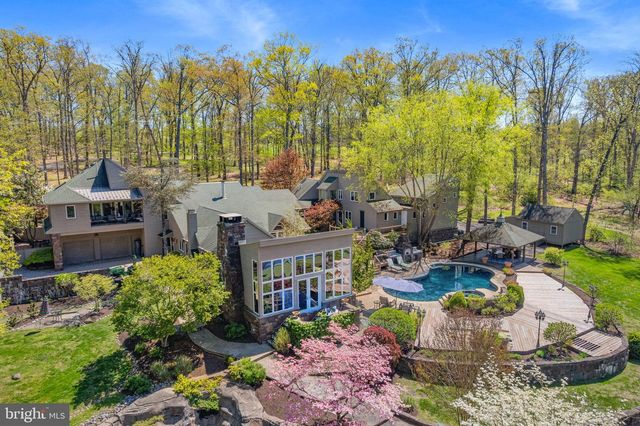 2094 AQUETONG RD, New Hope, PA 18938