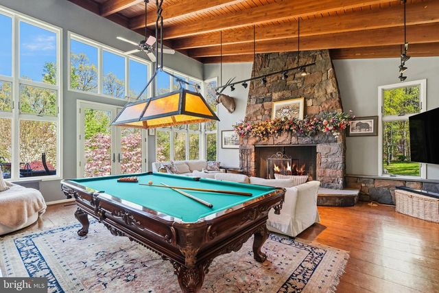 2094 AQUETONG RD, New Hope, PA 18938