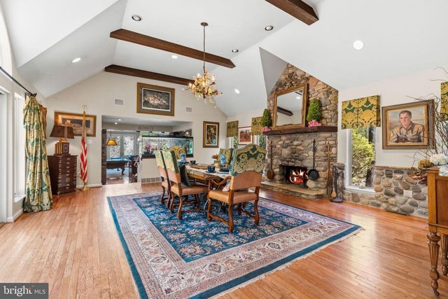 2094 AQUETONG RD, New Hope, PA 18938
