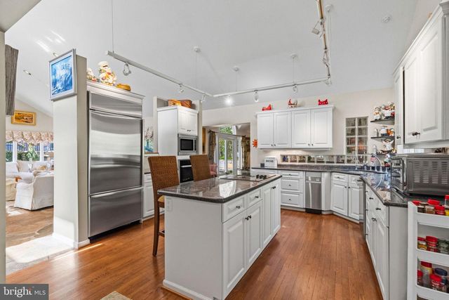 2094 AQUETONG RD, New Hope, PA 18938