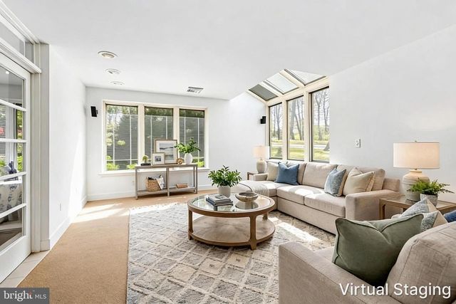2094 AQUETONG RD, New Hope, PA 18938