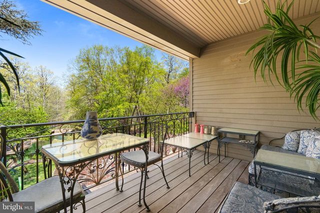 2094 AQUETONG RD, New Hope, PA 18938