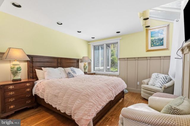 2094 AQUETONG RD, New Hope, PA 18938