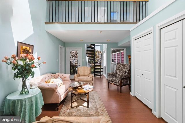 2094 AQUETONG RD, New Hope, PA 18938
