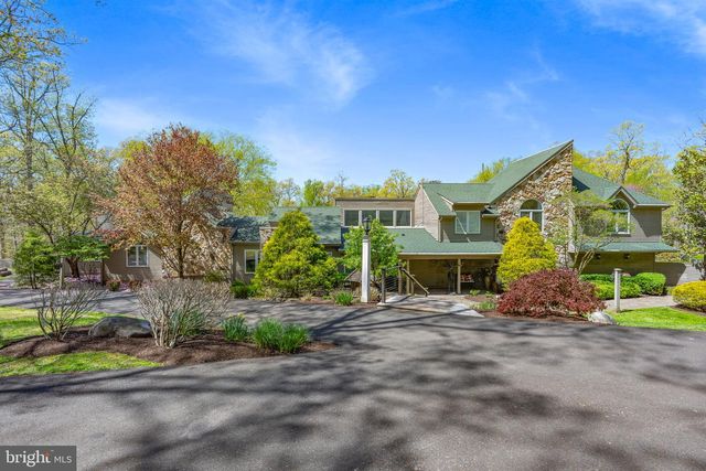2094 AQUETONG RD, New Hope, PA 18938