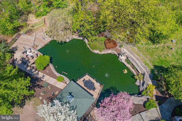 2094 AQUETONG RD, New Hope, PA 18938