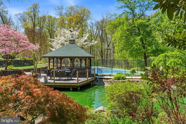 2094 AQUETONG RD, New Hope, PA 18938