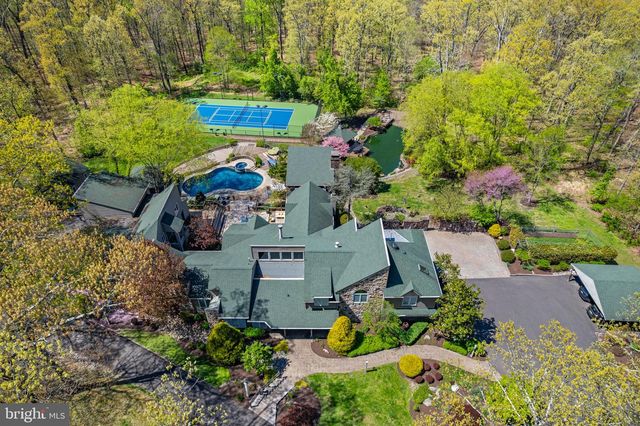 2094 AQUETONG RD, New Hope, PA 18938