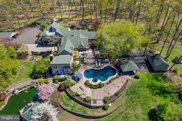 2094 AQUETONG RD, New Hope, PA 18938