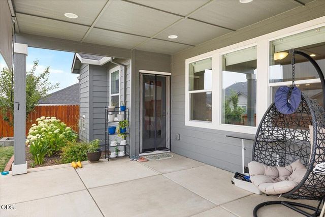 1633 Dragon Tail Place, Medford, OR 97504