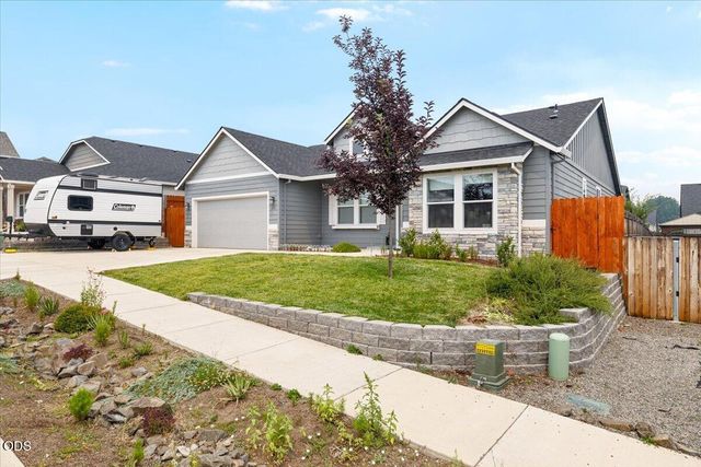 1633 Dragon Tail Place, Medford, OR 97504