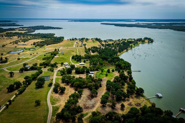 2085 S Oaks Lane, Lone Oak, TX 75453