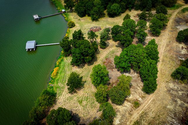 2085 S Oaks Lane, Lone Oak, TX 75453