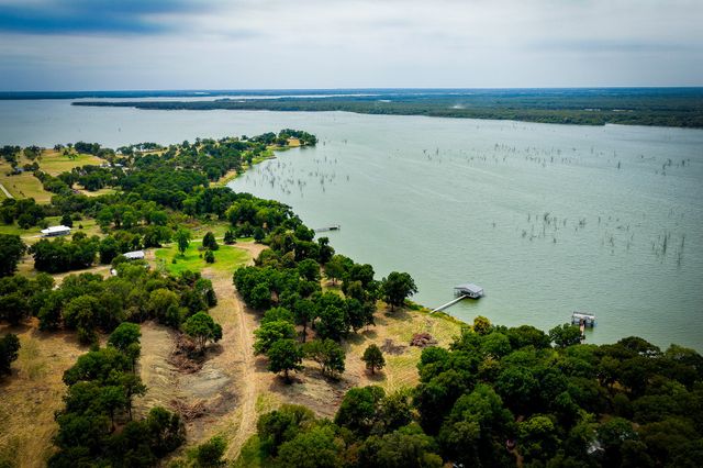 2085 S Oaks Lane, Lone Oak, TX 75453