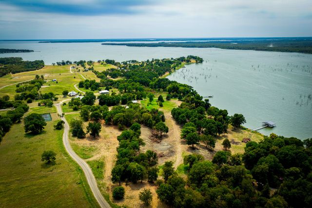 2085 S Oaks Lane, Lone Oak, TX 75453