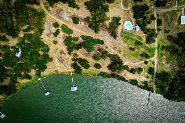 2085 S Oaks Lane, Lone Oak, TX 75453