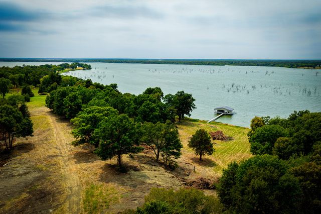 2085 S Oaks Lane, Lone Oak, TX 75453
