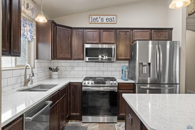 242 E BENGAL DR, Rapid City, SD 57701