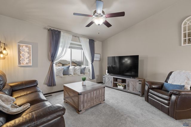 242 E BENGAL DR, Rapid City, SD 57701