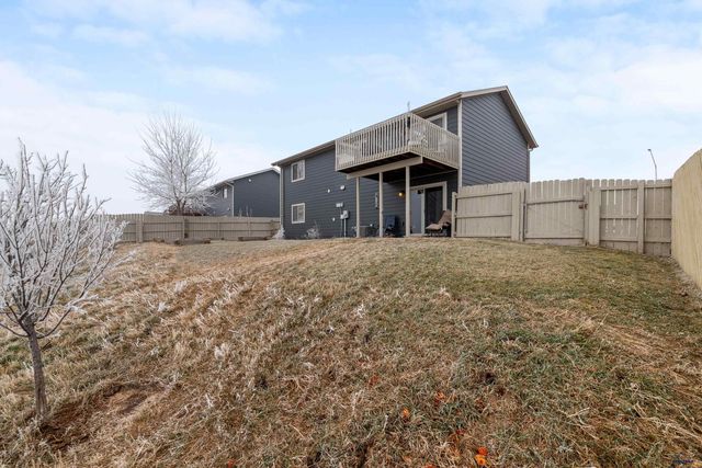 242 E BENGAL DR, Rapid City, SD 57701