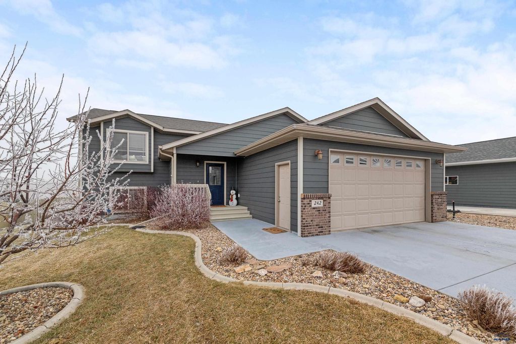 242 E BENGAL DR, Rapid City, SD 57701