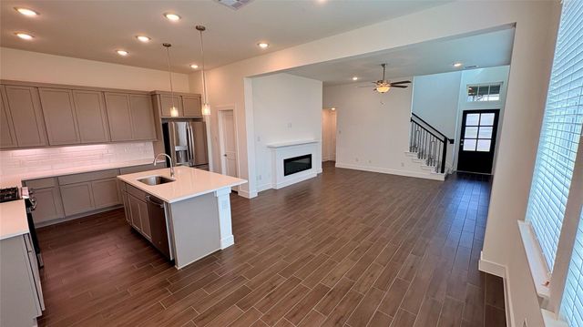 5206 Sage Hills Drive, Iowa Colony, TX 77578