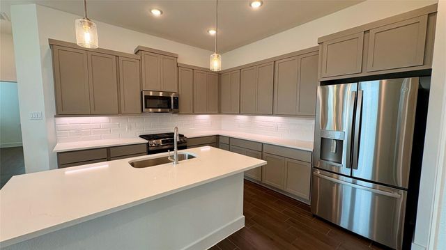 5206 Sage Hills Drive, Iowa Colony, TX 77578