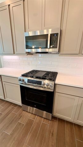 5206 Sage Hills Drive, Iowa Colony, TX 77578