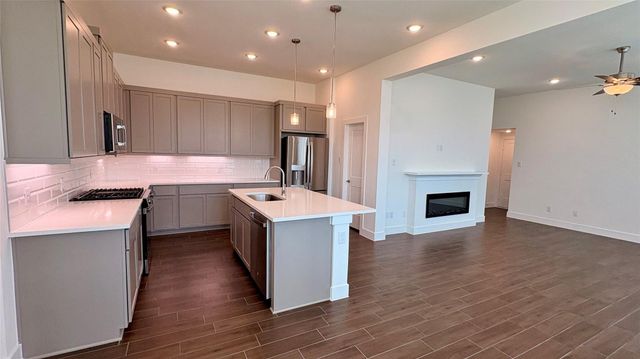 5206 Sage Hills Drive, Iowa Colony, TX 77578