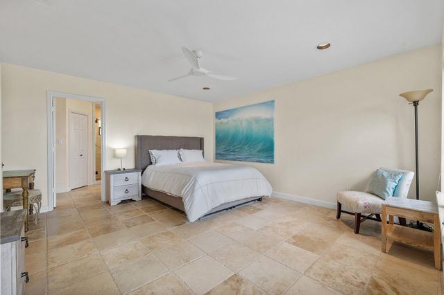 525 Hays Country Acres RD, Dripping Springs, TX 78620