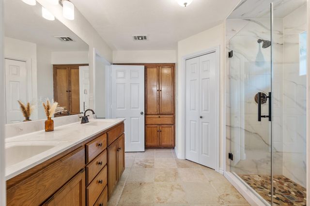 525 Hays Country Acres RD, Dripping Springs, TX 78620