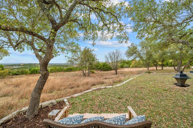 525 Hays Country Acres RD, Dripping Springs, TX 78620