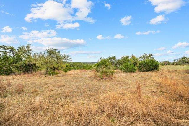 525 Hays Country Acres RD, Dripping Springs, TX 78620