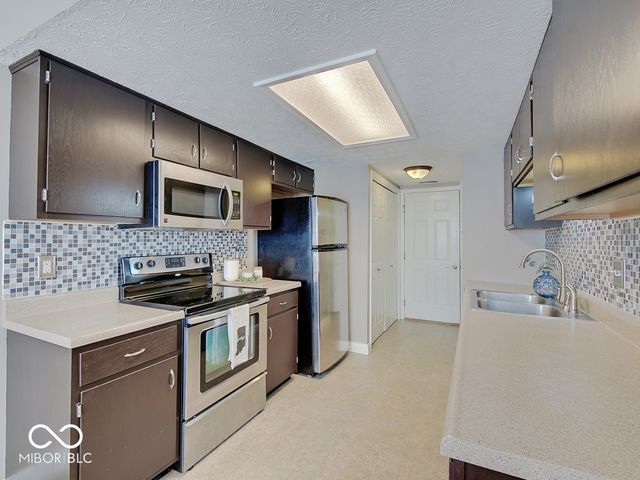 7424 Castleton Farms North Drive, Indianapolis, IN 46256