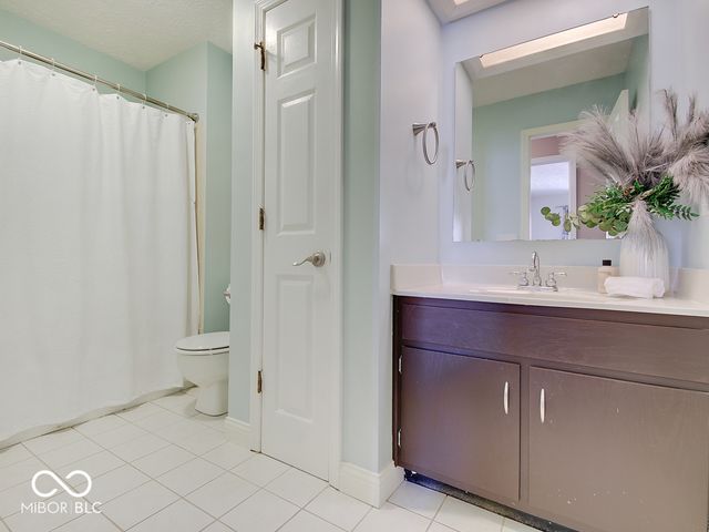 7424 Castleton Farms North Drive, Indianapolis, IN 46256