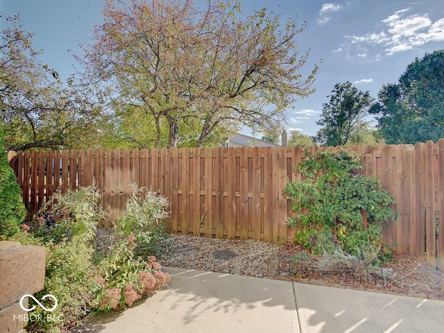 7424 Castleton Farms North Drive, Indianapolis, IN 46256